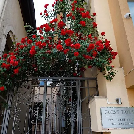 2-bedroom Flat - Sunny Balcony