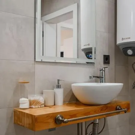 2-bedroom Flat - Sunny Balcony Apartment Plovdiv