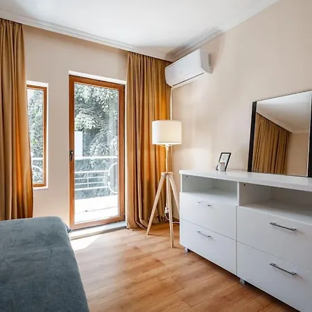Apartment 2-bedroom Flat - Sunny Balcony Plovdiv
